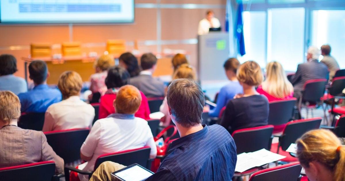 Asesorar a clientes y empresa para conseguir clientes recurrentes.